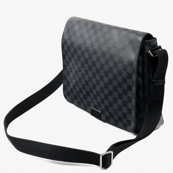 Louis Vuitton Graphite Damier District MM Cross Body Bag - Picture 6 of 13